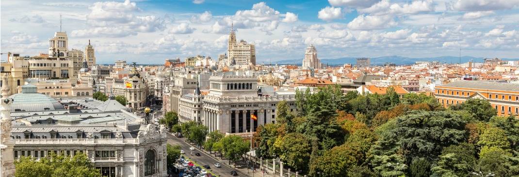 Panoramablick über Madrid bei Sonnenschein